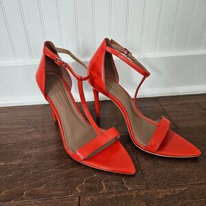 BCBG Max Azria Danielle Rodi Leather T-strap Heels Size 7.5 in Tomato